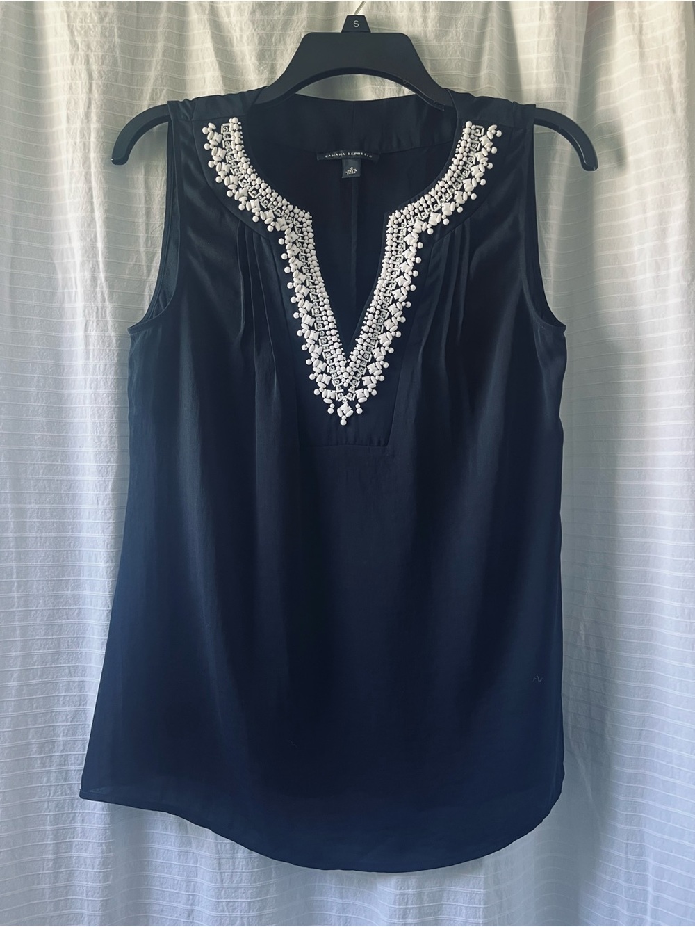 Banana Republic Black Sleeveless V-Neck Beaded top